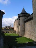 Carcassonne - 34 - Pont du chateau comtal et Tour des Casernes (1)